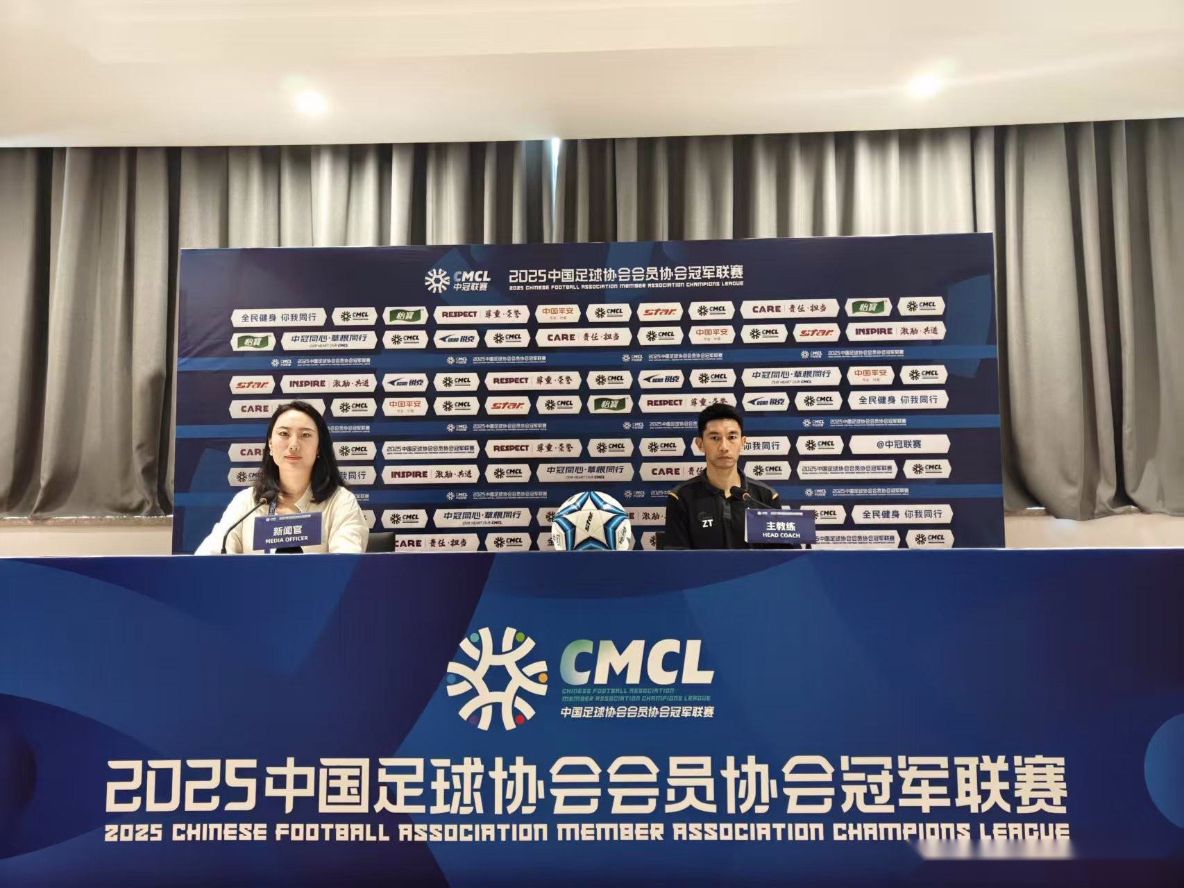 目前英超最强前锋球员盘点及未来潜力预测